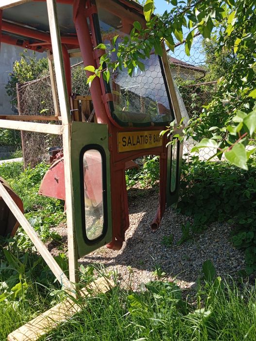 Vând cabină tractor