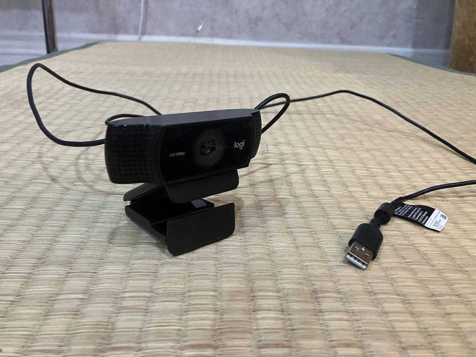 Продам Веб камеру Logitech C920 и С922