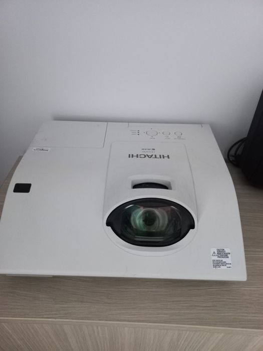 Videoproiector Super Short Throw Hitachi CP-CX250, 2500 Lumeni, ideal Cinema/Școală