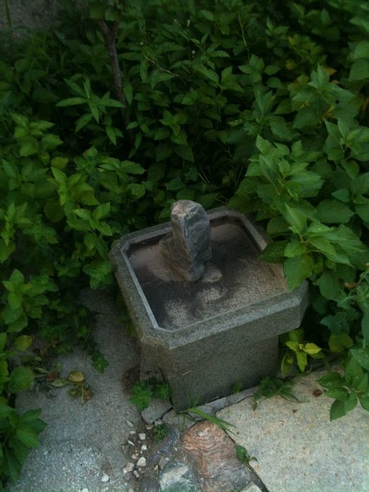 Каменная чаша для сада