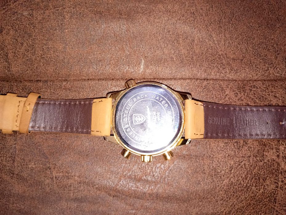 Кварцов мъжки часовник