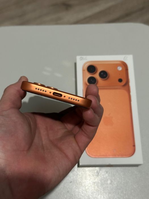 iPhone 17 Pro 256gb Cosmic Orange E-Sim