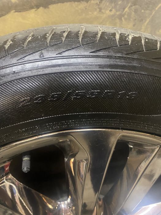 Диски с шинами в отличном состоянии