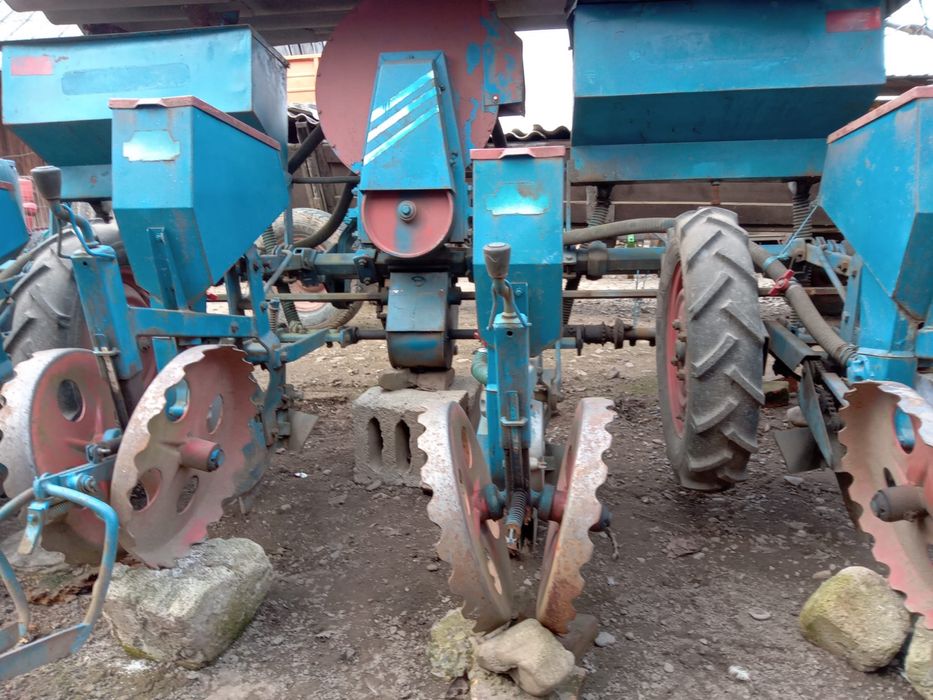 Semanatoare de porumb