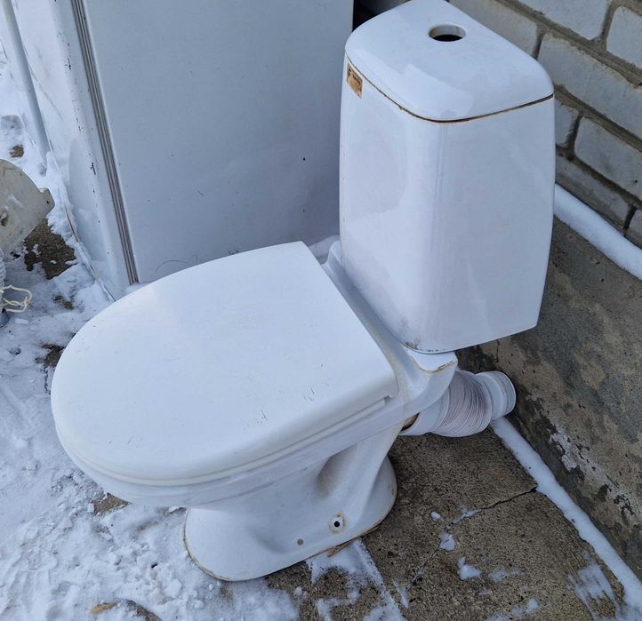 Продается унитаз