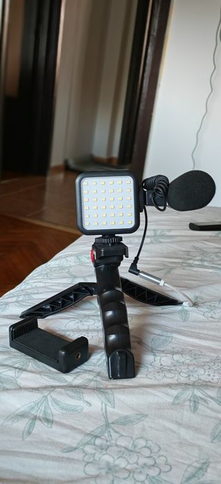 Set bliț + microfon și stativ