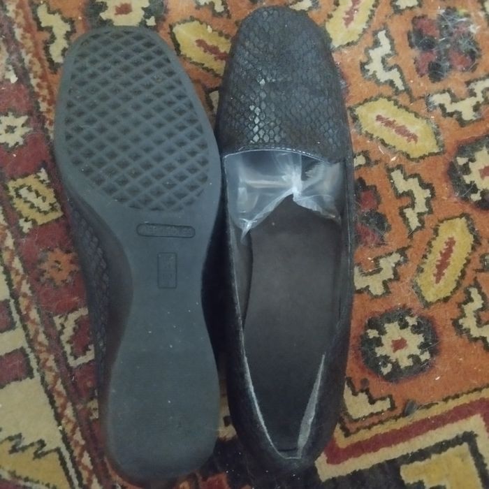 Продаю женские туфли большого размера