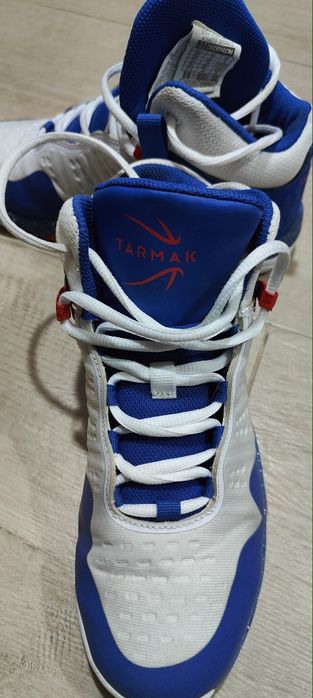 Adidași baschet Decathlon