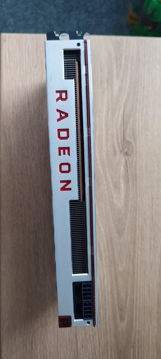 XFX Radeon VII 16GB .