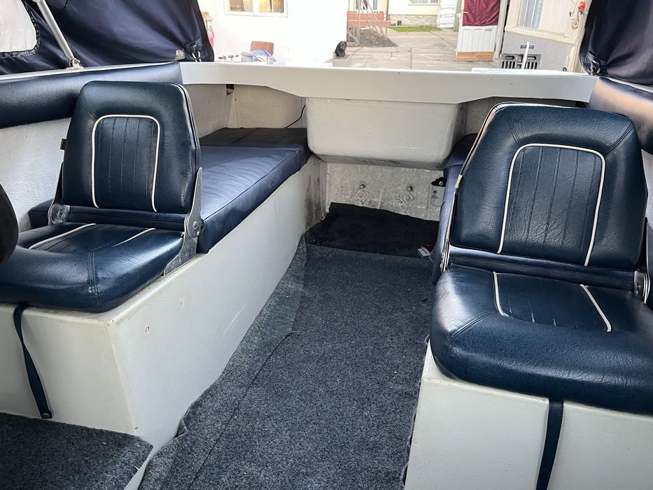 Barca cu peridoc fara motor