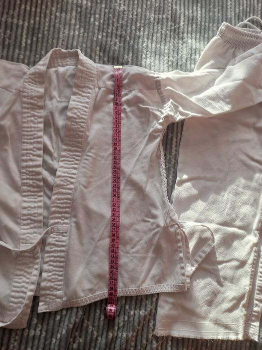 Отдам даром 2 кимоно для карате.