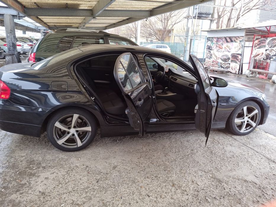 Vand  BMW negru seria 3, diesel, cutie automata