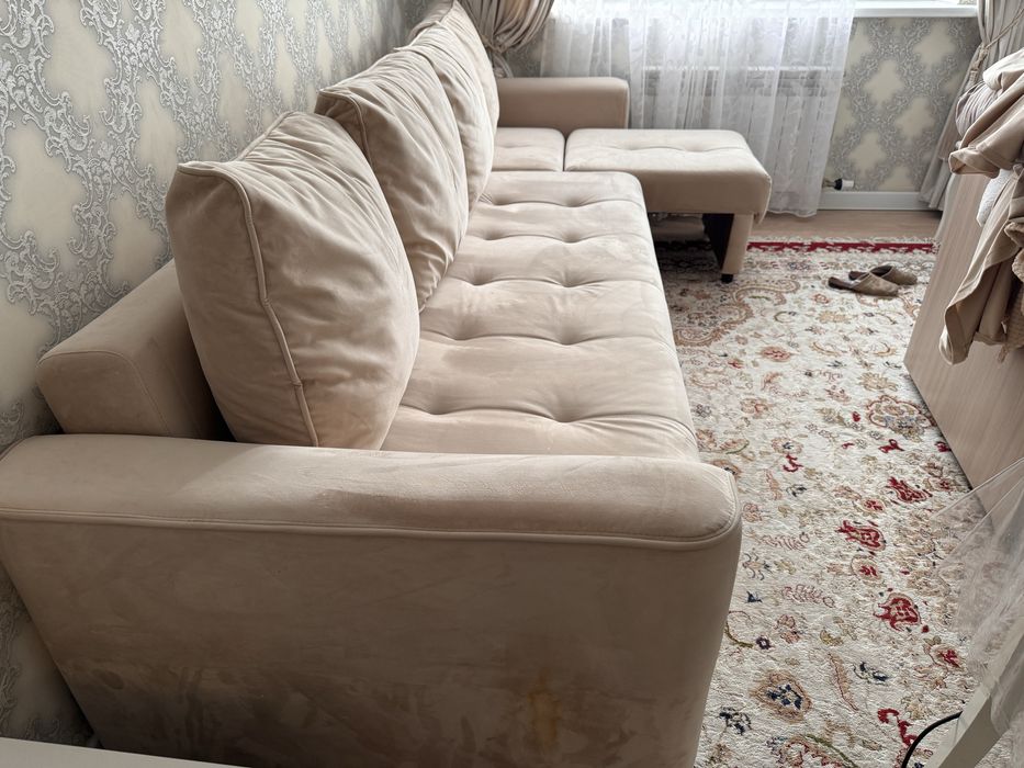 Продаю диван для гостинной
