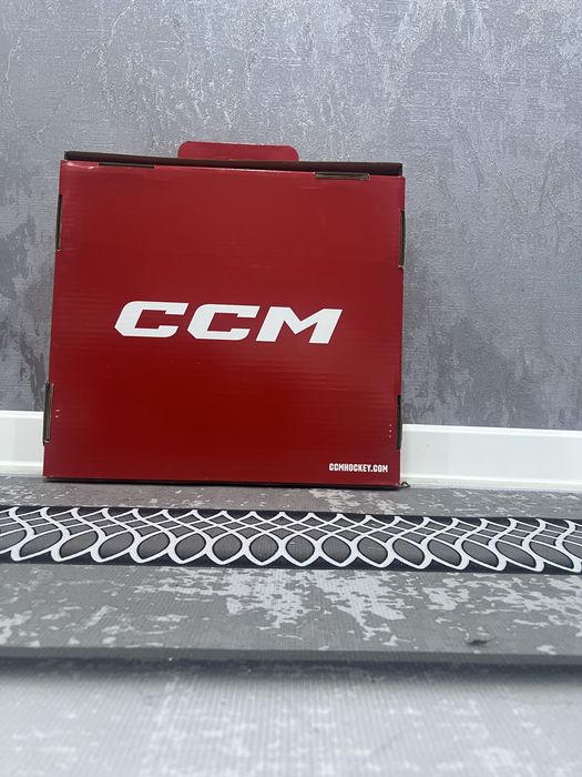 Продам коньки CCM