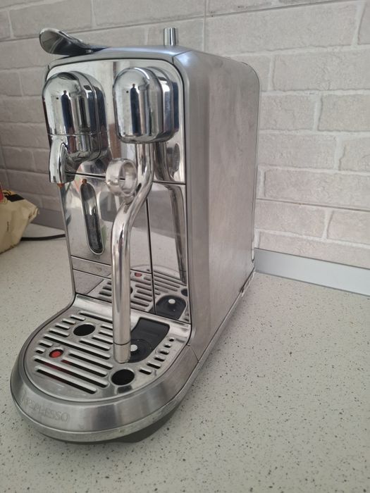 Expresor Nesspresso Creatista Plus ,impecabil!