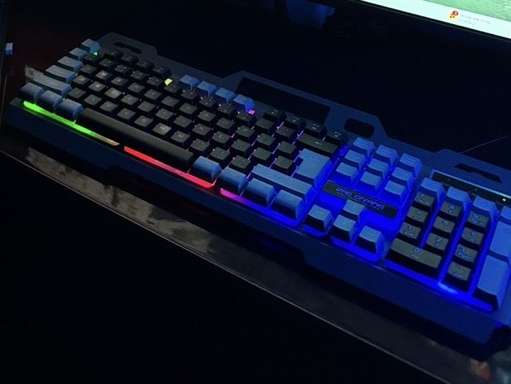vand tastatura de gaming