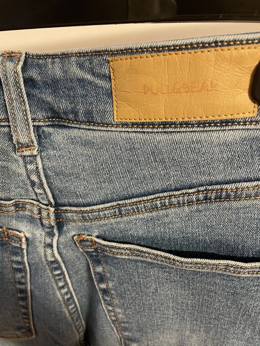 Blugi pull&bear albastri