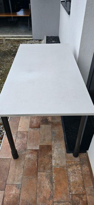 Mese de diferite dimensiuni