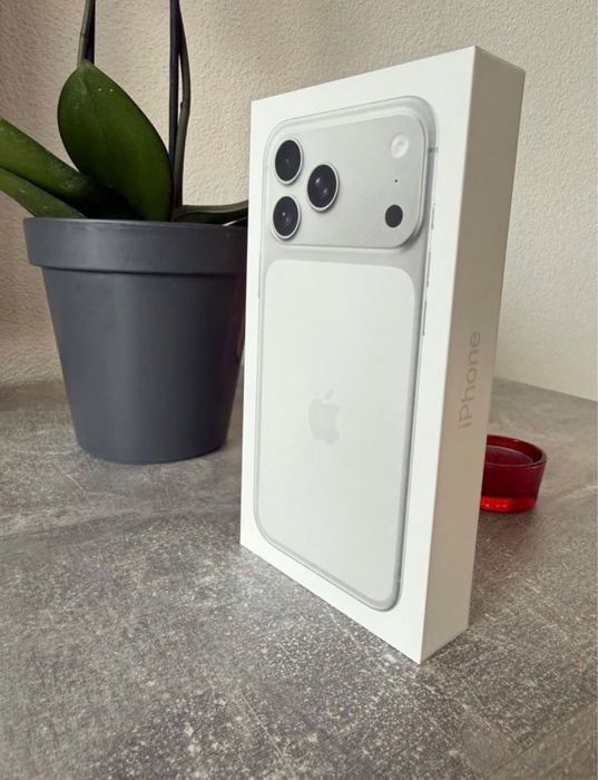 Срочно iphone 17pro 256 silver