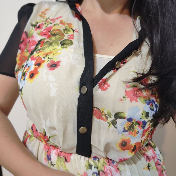 Rochie scurta,cu imprimeu floral, marimea S-M (uk 8/es 36)