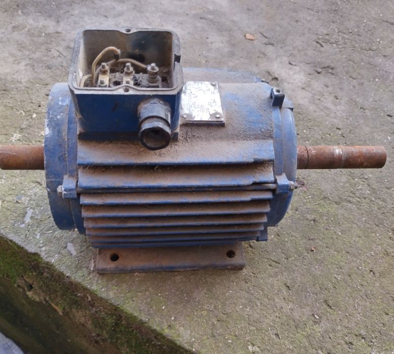 Ax industrial (circular, polizor, despicator lemne etc)