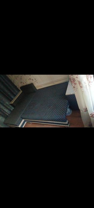 Продам диван в нормальном состоянии