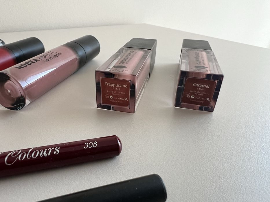 Produse pentru machiaj buze