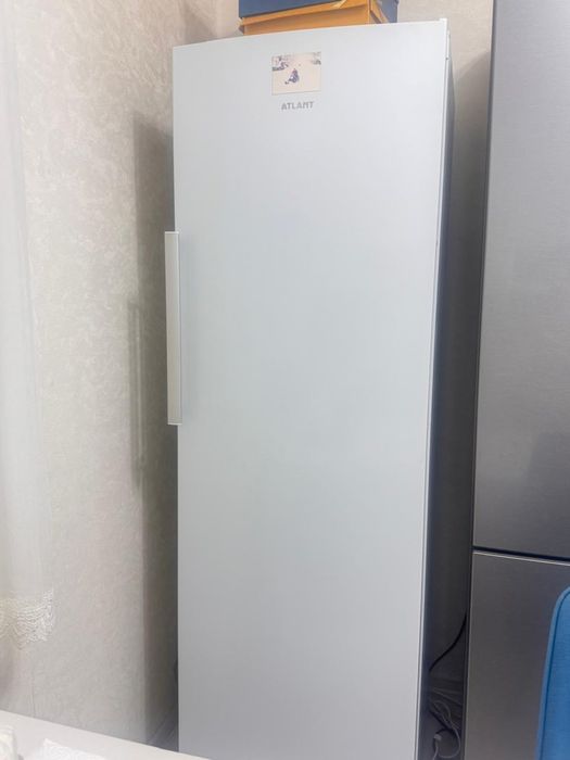 Продам морозильник Атлант