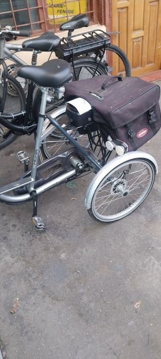 Vând sau schimb tricicletă electrică olandeză,yamaha xj600 cu problemă