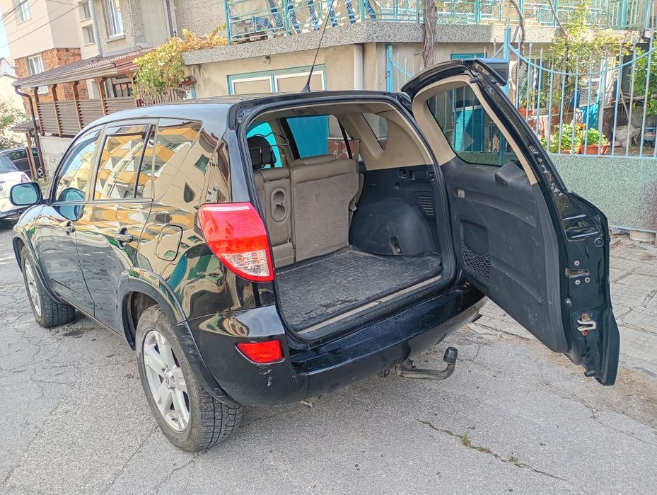 Тойота RAV 4 не зарежда