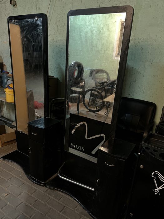 Зеркало кресло мебель парикмахер