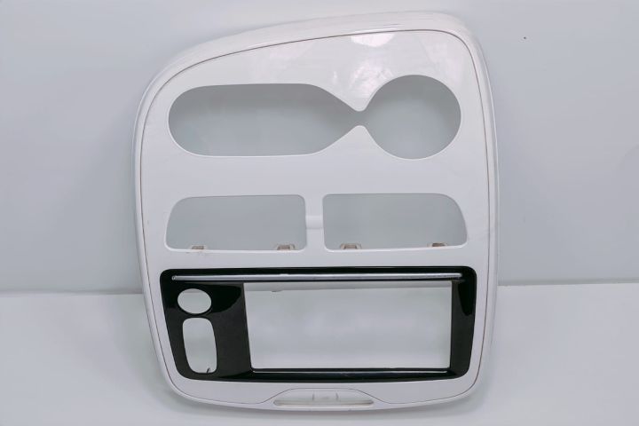 Ornament consola Trim centrala bord 682602671R Renault Zoe prima gene