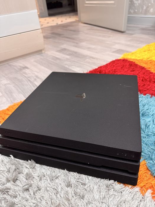 PlayStation 4 Pro в хорошем состоя