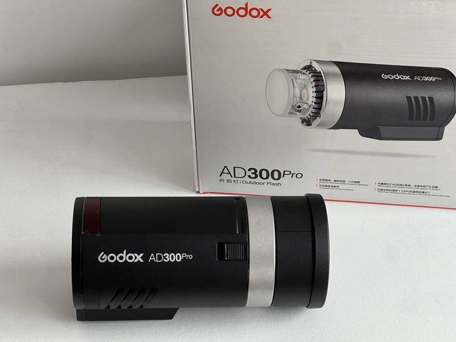 Светкавица GODOX AD300Pro
