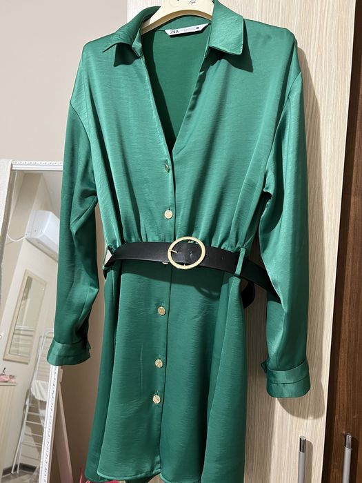 Рокля на Valentino, zara