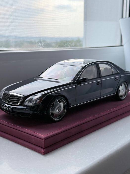 Колекционерски модел Mercedes Maybach 57 22 wheels AutoArt 1:18
