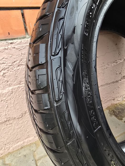 Продам шины на 20