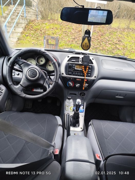 Vând Toyota RAV4 4×4