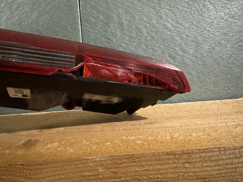 Оригинален долен ляв стоп за Audi Q7