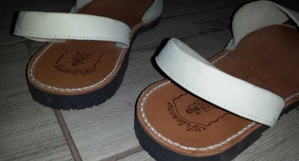 Sandale crem,mar.43.