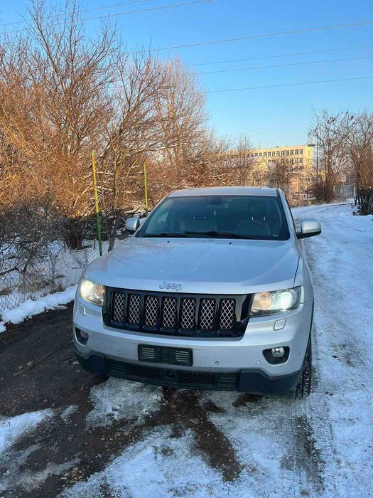 За части Jeep Grand Cherokee 3.0 crd 2013 година