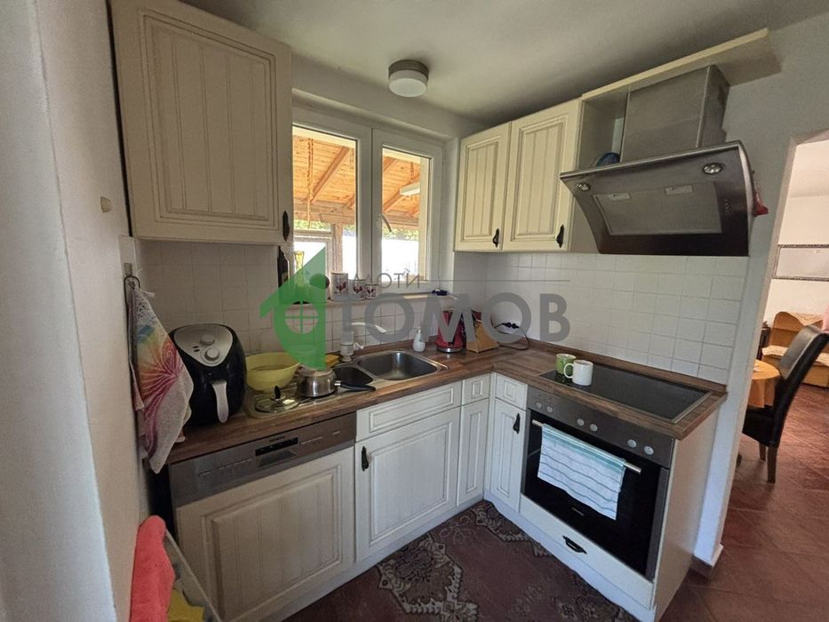 Невероятна къща на три етажа в село Яворово