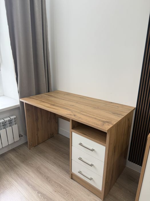 Парта, тумбочка