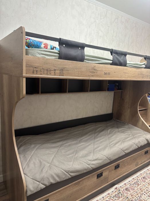 Двух яростная кровать