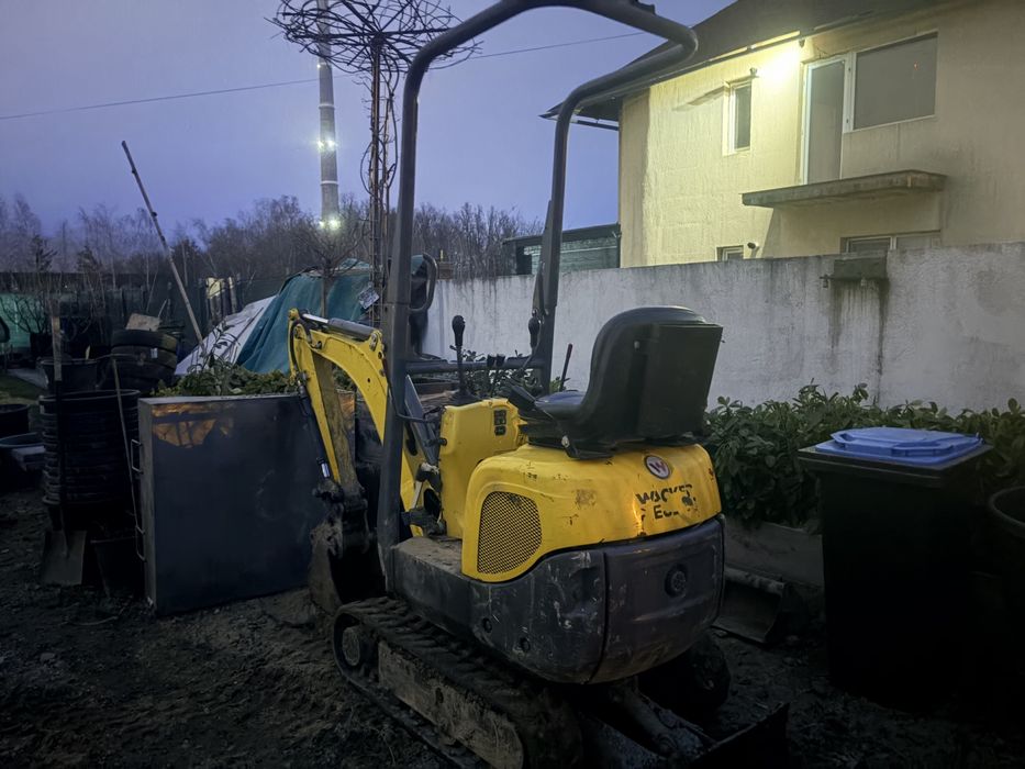 Miniexcavator motor yanmar 3 cilindrii