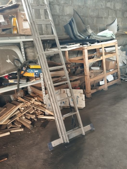 Продам лестницу трёх секцыонную