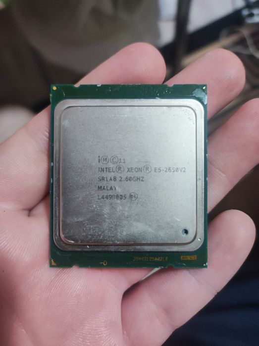 Комплект процессоров Intel Xeon (E5-2630 v4, E5-2650 v2, E5-2690)