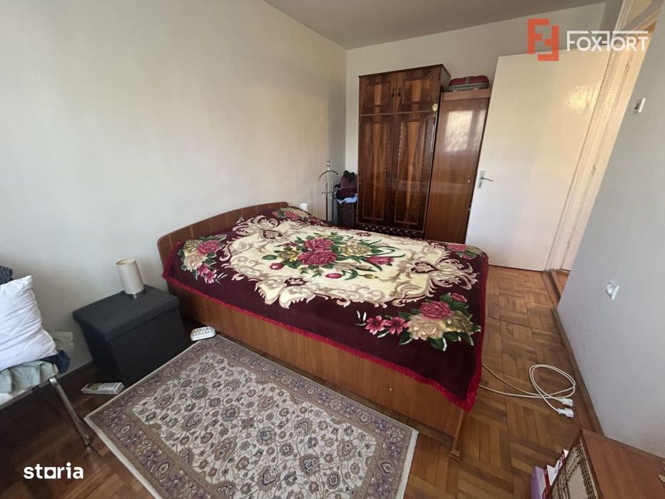 Apartament cu 3 camere de vanzare - Girocului