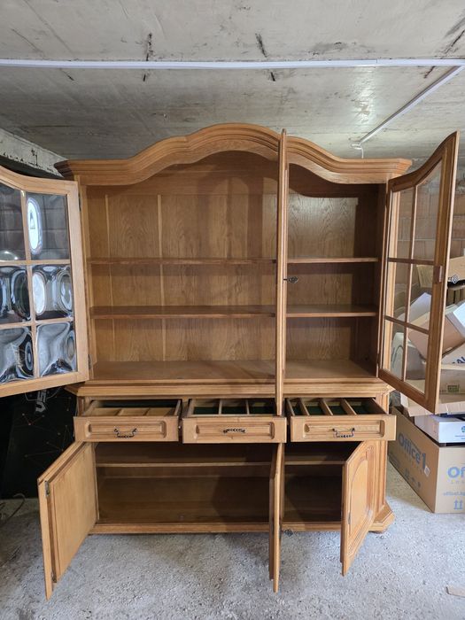 Винтидж трапезен бюфет / витрина от масивна дъбова дървесина