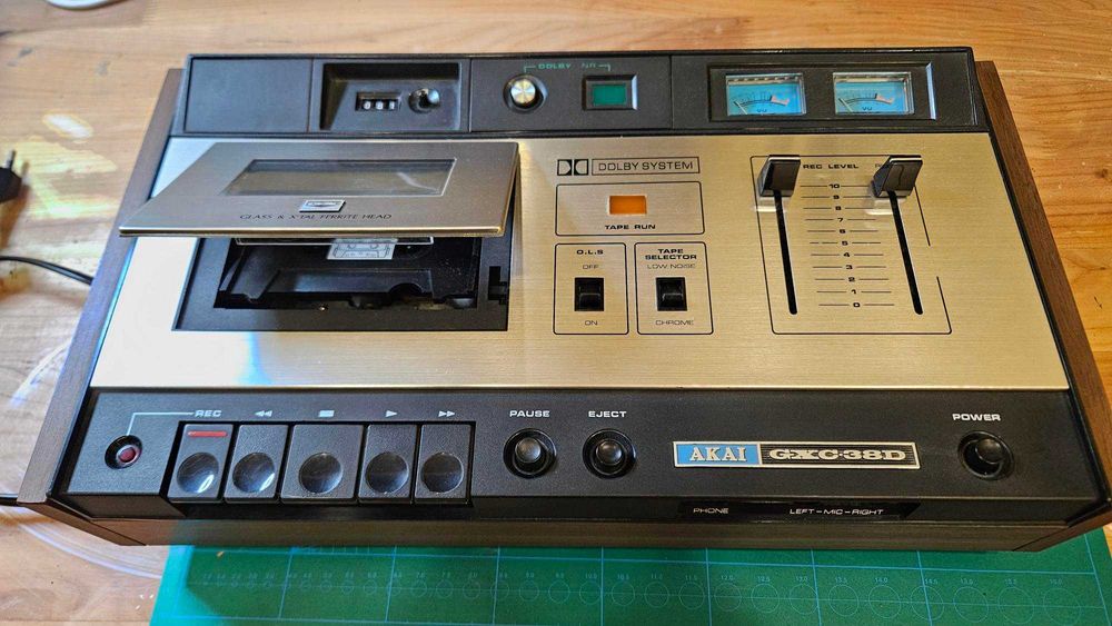 Casetofon vintage AKAI